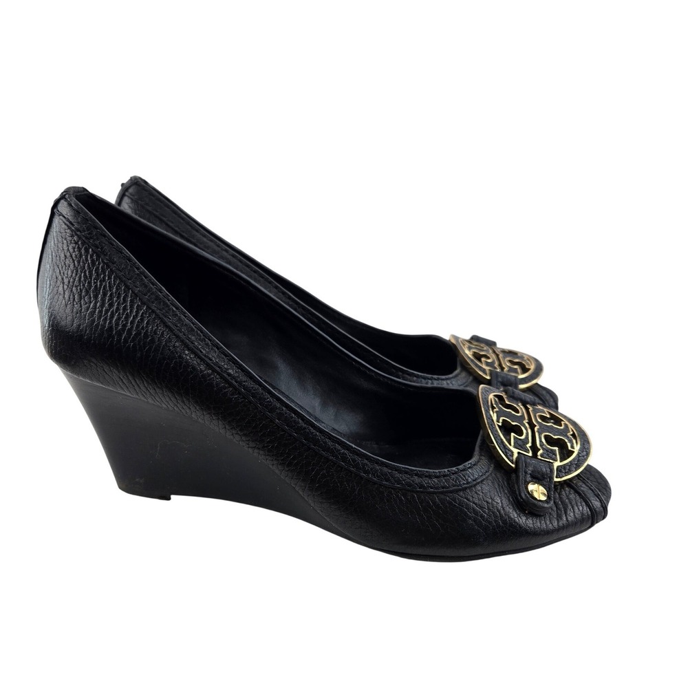 Tory Burch Black Pebbled Leather Amanda Peep Toe Wedge Pumps Gold Logo Size 7 M